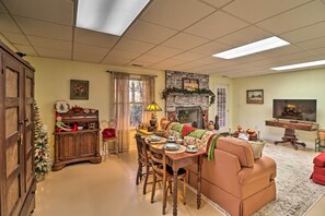 TV - Private Hendersonville Hideaway w/ Fire Pit! (Hendersonville)