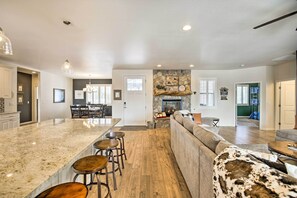 Interior - Deck & Mtn Views: Sunlit Heber Family Cabin (Heber)