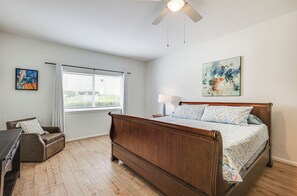 Interior - Gorgeous Lakefront Townhome w/ Pool Access & Views (Montgomery)