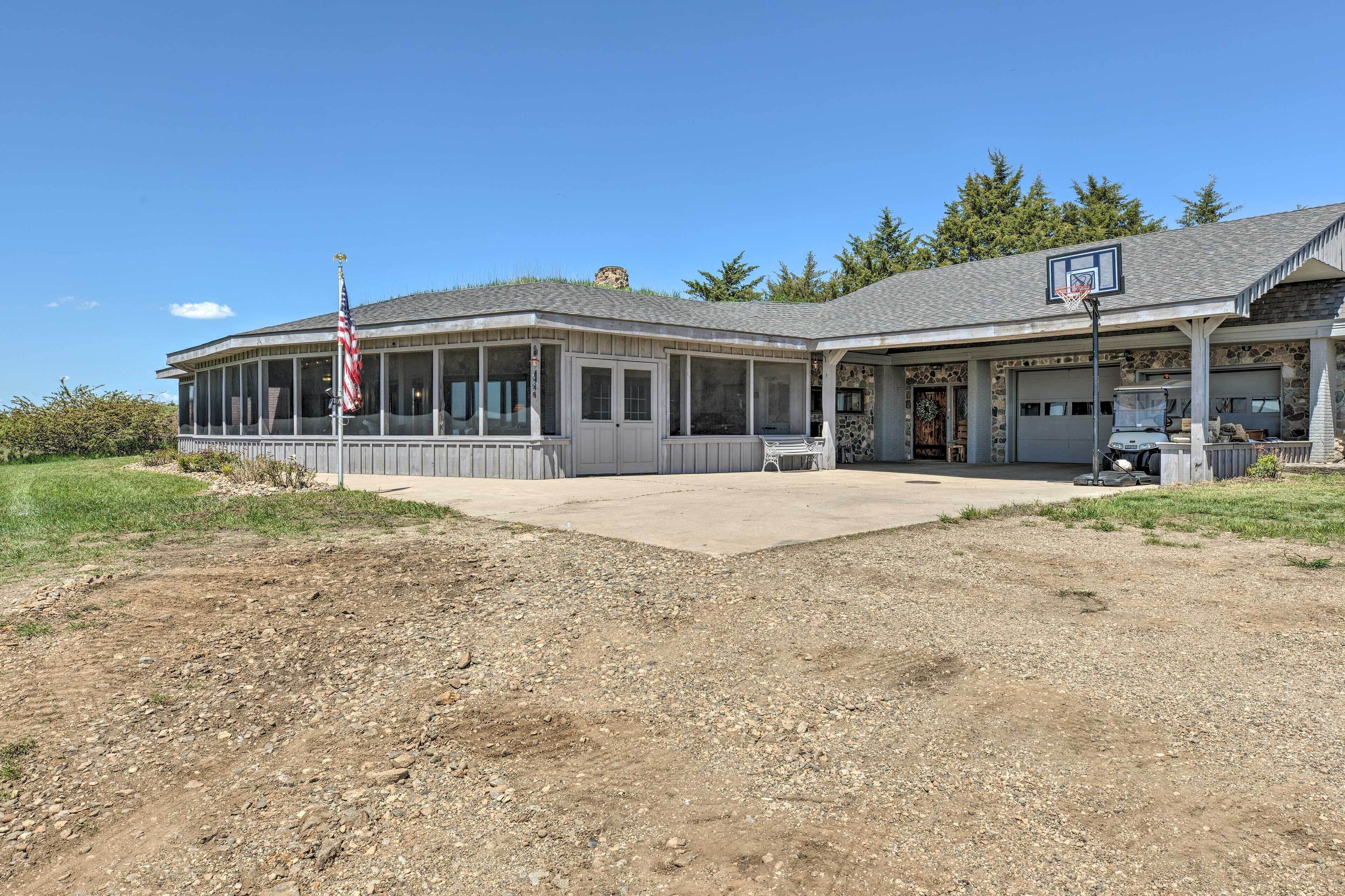 House (4 Bedrooms) | Interior