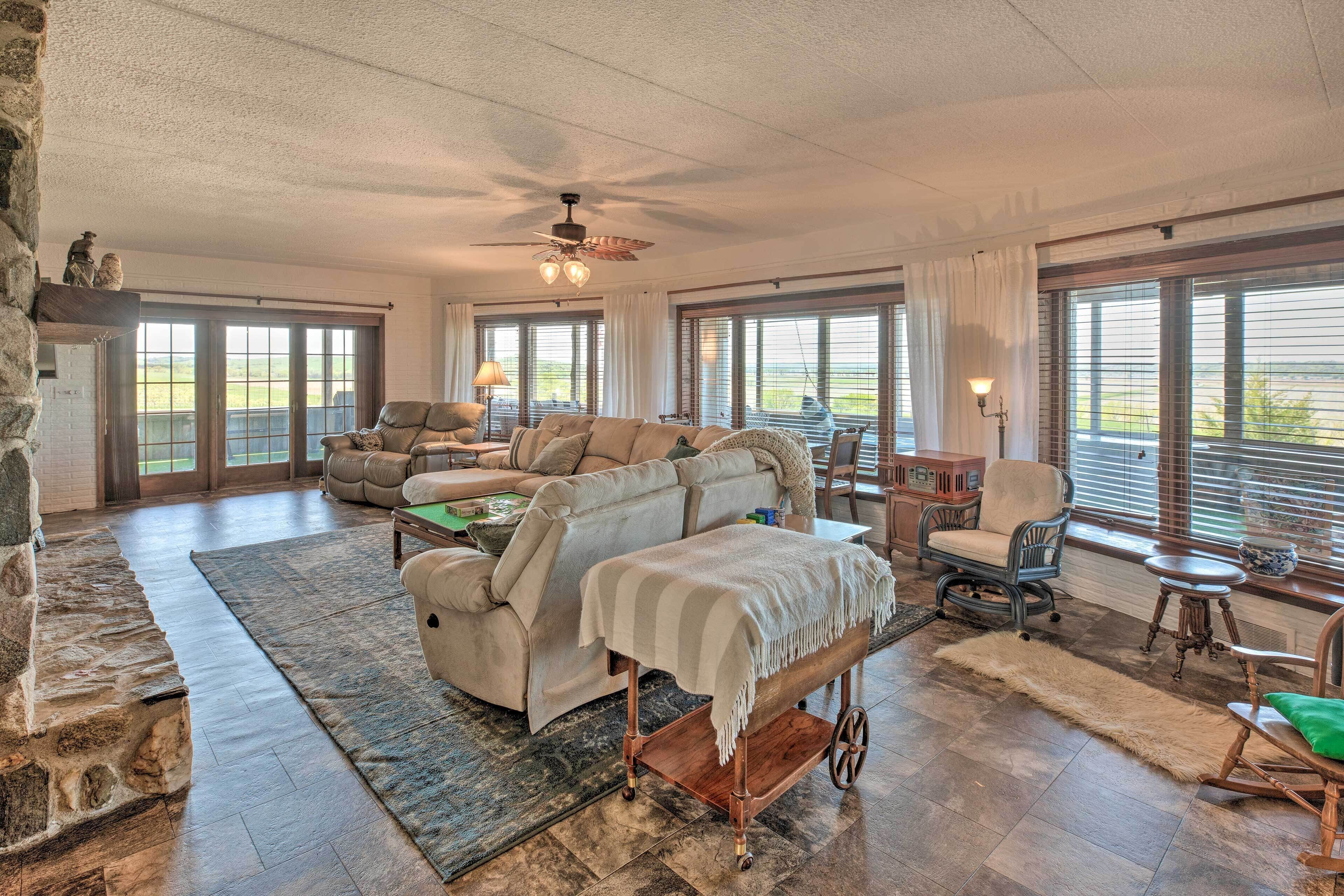 House (4 Bedrooms) | Interior