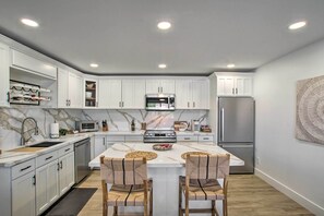 Apartment (1 Bedroom) | Interior - Pool Access: Mtn-view Condo in Apache Junction! (Apache Junction)