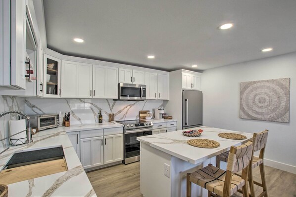 Apartment (1 Bedroom) | Interior - Pool Access: Mtn-view Condo in Apache Junction! (Apache Junction)