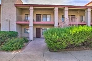 Apartment (1 Bedroom) | Interior - Pool Access: Mtn-view Condo in Apache Junction! (Apache Junction)