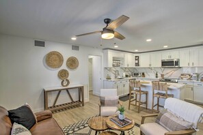 Apartment (1 Bedroom) | Interior - Pool Access: Mtn-view Condo in Apache Junction! (Apache Junction)