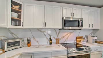 Apartment (1 Bedroom) | Interior