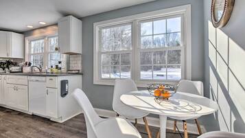 Cottage (3 Bedrooms) | Interior