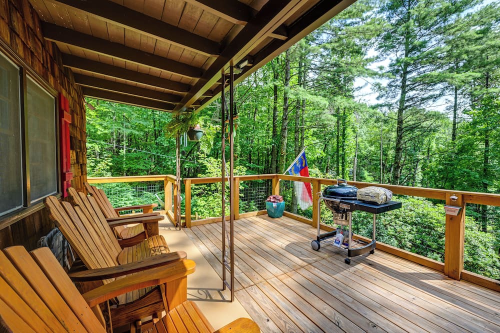 Fire Pit, Grill, & Views: Cashiers Getaway! - Whiteside Mountain, NC