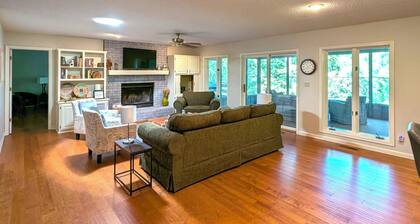 'casa Azul' on Cortez Golf Course: Decks & Views!