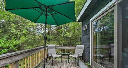 New! Dover Townhome < 5 Miles to Hiking & Skiing!