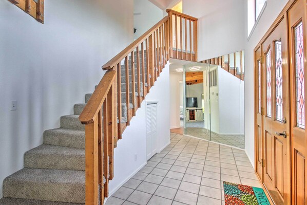 House (3 Bedrooms) | Interior - Spacious Royal Oaks Retreat w/ Deck & Views! (Watsonville)