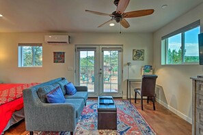 TV - Sunny Sedona Getaway - Hike, Golf, & Relax! (Sedona)