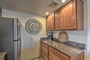Apartment (2 Bedrooms) | Interior - Pool, Golf Views! Dog-friendly Scottsdale Condo (Scottsdale)