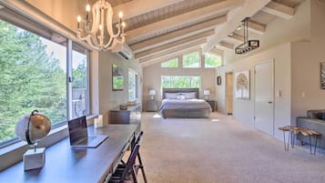 House (6 Bedrooms) | Interior