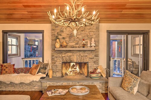 Riverfront Lincoln Condo: 1 Mi to Loon Mountain!