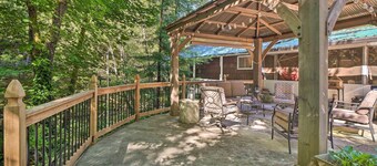 Outdoor Adventure: Tranquil Creekside Retreat