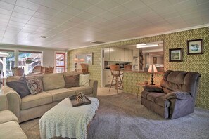 المنشأة من الداخل