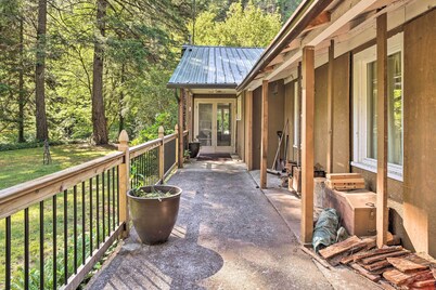 Outdoor Adventure: Tranquil Creekside Retreat