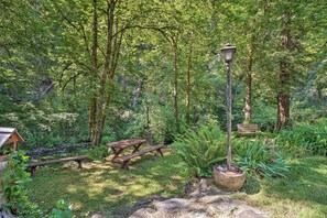 Interior - Outdoor Adventure: Tranquil Creekside Retreat (Merlin)