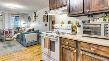 House (2 Bedrooms) | Interior