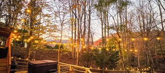 Hot Tub & Stone Fire Pit: Smoky Mountain Oasis!
