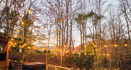 Hot Tub & Stone Fire Pit: Smoky Mountain Oasis!
