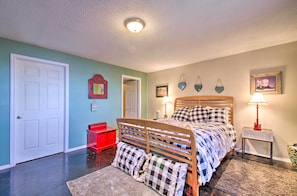 House (3 Bedrooms) | Interior - Large Cabin w/ Deck Overlooking Norfork Lake! (Elizabeth)