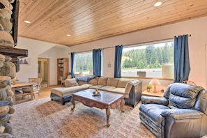 House (6 Bedrooms) | Interior