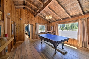 House (6 Bedrooms) | Interior