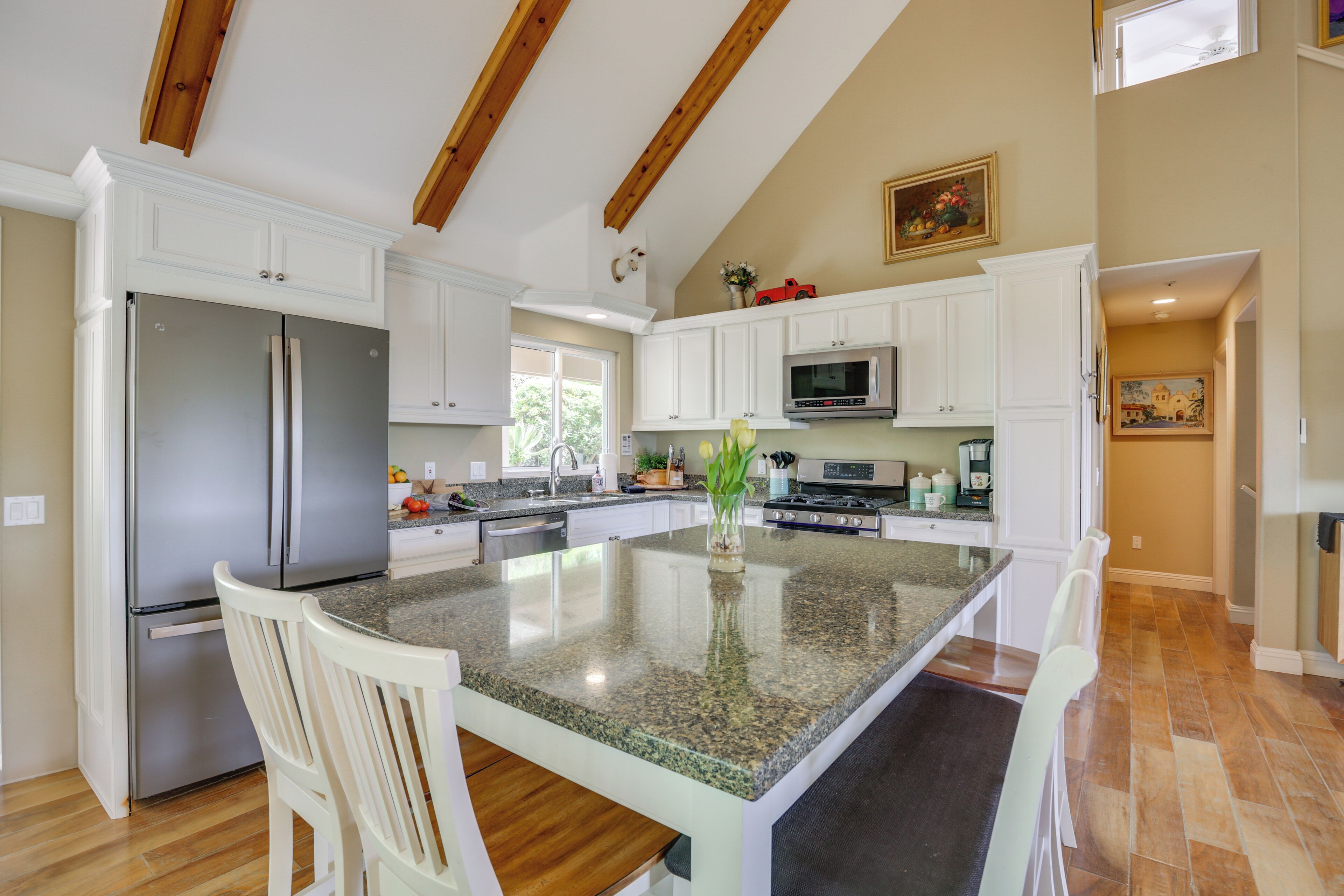 House (4 Bedrooms) | Interior