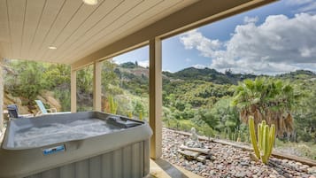 House (4 Bedrooms) | Front of property