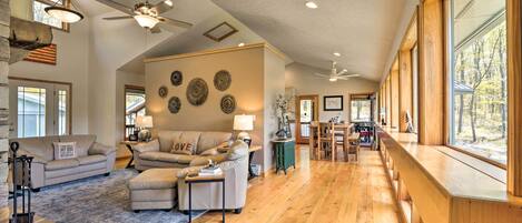 House (3 Bedrooms) | Interior