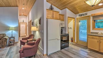 Rumah (2 Bedrooms) | Interior
