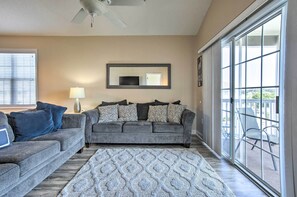 Apartment (2 Bedrooms) | Interior - Barefoot Resort Condo w/ Pool, Tennis Court Access (North Myrtle Beach)