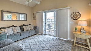 Apartment (2 Bedrooms) | Bahagian dalam