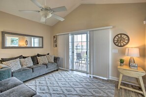 Interior - Barefoot Resort Condo w/ Pool, Tennis Court Access (North Myrtle Beach)