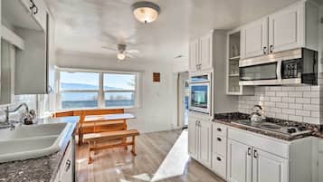 Cottage (2 Bedrooms) | Interior