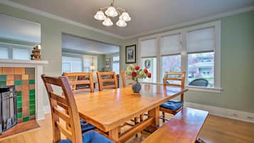 House (5 Bedrooms) | Interior