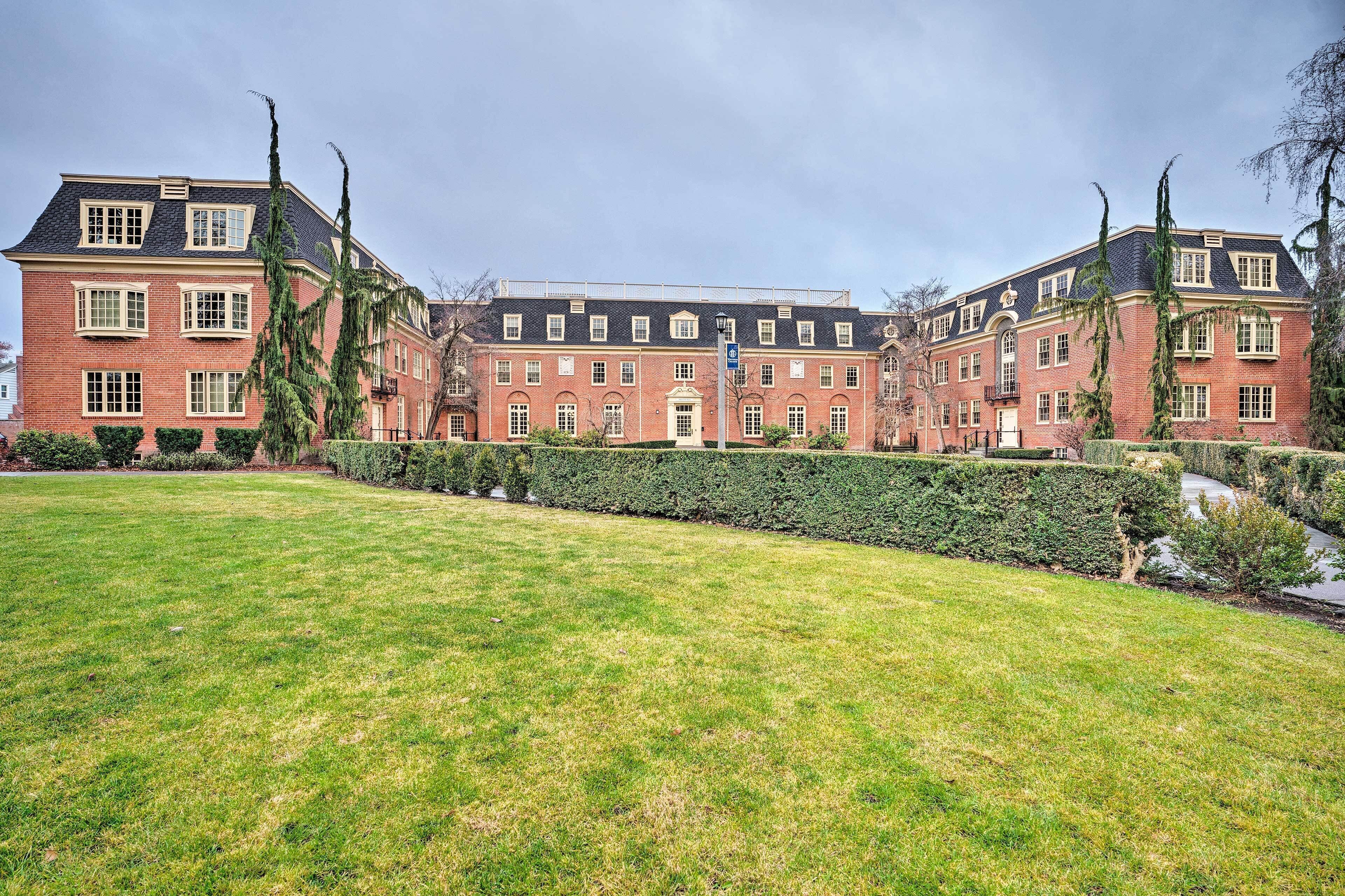 House (5 Bedrooms) | Interior