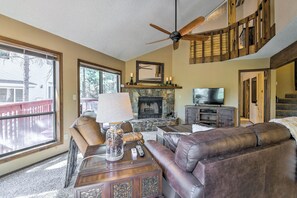 Interior - Wooded Retreat w/ Deck: 4 Mi to Downtown Flagstaff (Flagstaff)