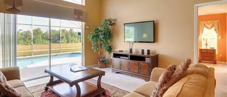 Villa (4 Bedrooms) | Front of property