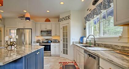 Boothbay Harbor Beach House By Park & Restaurants!