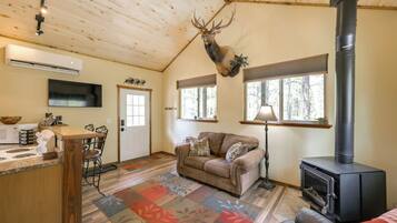 House (1 Bedroom) | Interior