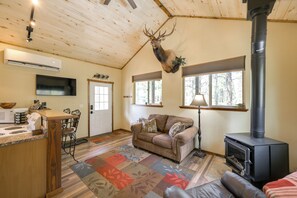House (1 Bedroom) | Interior