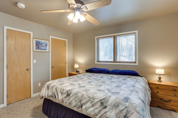 Interior - Hot Tub, Trailer Parking: Lead, Sturgis Rally Base (Lead)
