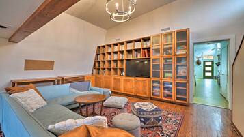 House (2 Bedrooms) | Front of property
