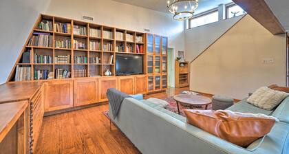 Bohemian Home w/ Screened Porch, 3 Mi to Lake!