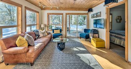 Mysty Mountain Cabin on River: Near Stevens Pass!