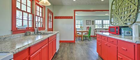 House (2 Bedrooms) | Interior