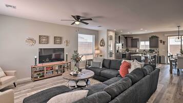 Rumah (3 Bedrooms) | Bagian depan properti